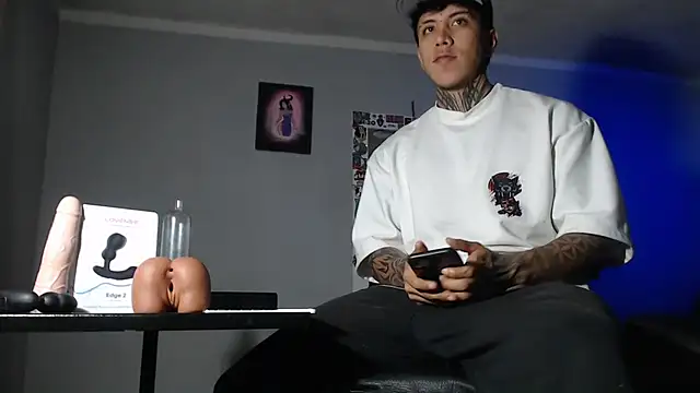 Nickhot0609 online show from January 27, 2025, 10:16 pm