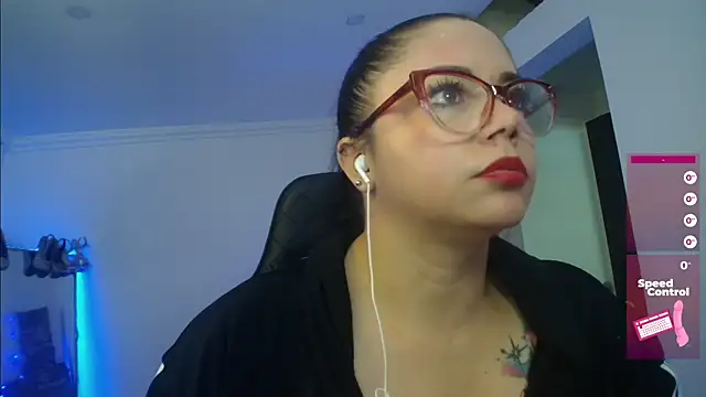 Snapshot of Madame_Shein_ chatting on December 28, 2024, 2:21 pm Madame Shein online show from December 28, 2024, 2:21 pm