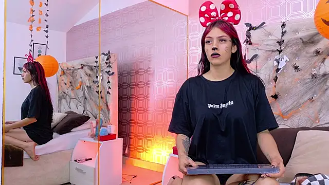 Derieri D online show from October 30, 2025, 7:36 pm