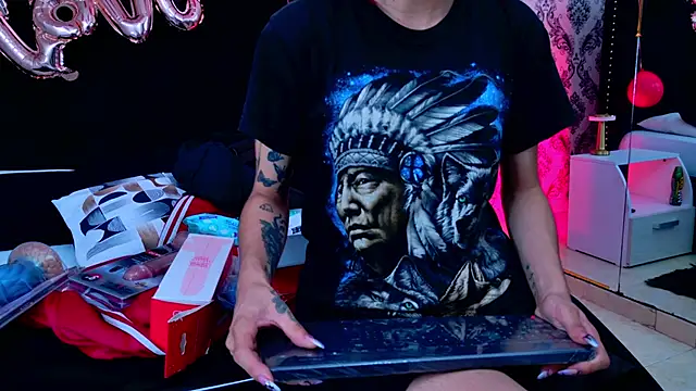 Derieri D online show from February 21, 2026, 7:37 pm