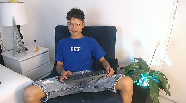 Edward Milleer online show from December 22, 2024, 2:38 pm