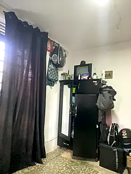 Jestebanano online show from December 21, 2025, 1:18 pm