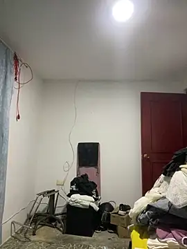 Jestebanano online show from February 4, 2026, 4:51 am