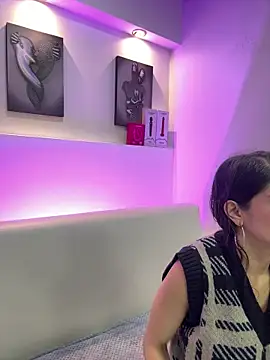 Melodi Roux online show from February 9, 2026, 12:31 pm