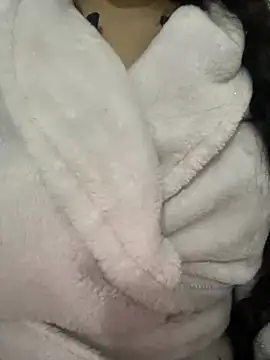 Lina-lolo online show from December 23, 2024, 6:48 pm