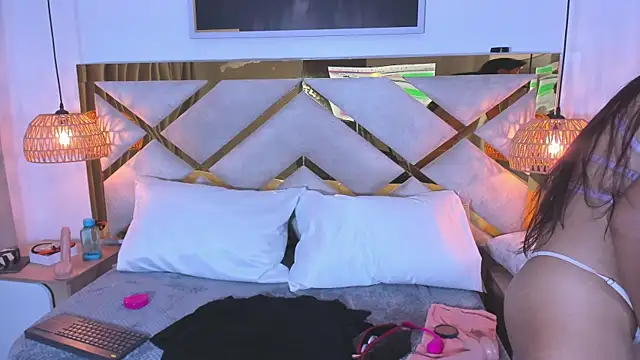 Emma Payton online show from March 17, 2025, 11:53 am