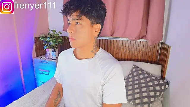 kiing azahell online show from April 11, 2026, 3:00 am