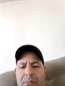 Marciogrei online show from November 18, 2025, 6:34 pm