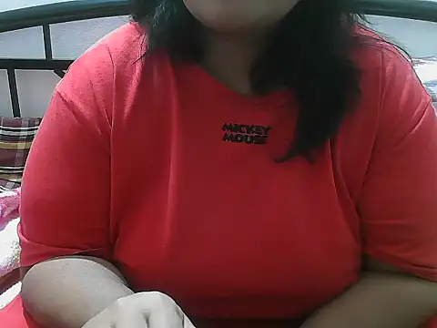 Queen of boobs01 online show from December 3, 2025, 9:24 pm