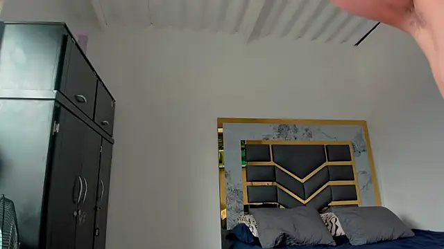 Snapshot of MattDevon chatting on September 30, 2025, 5:29 pm MattDevon online show from September 30, 2025, 5:29 pm