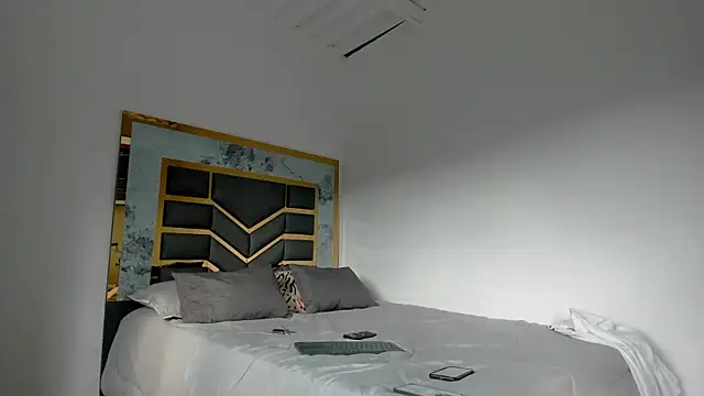 Snapshot of MattDevon chatting on October 2, 2025, 9:11 pm MattDevon online show from October 2, 2025, 9:11 pm