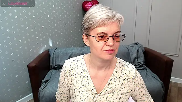 Cutie Erikaa1 online show from May 17, 2026, 3:48 am