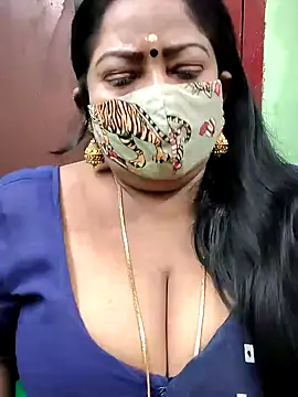 Snapshot of maniisha chatting on December 17, 2024, 5:26 pm maniisha online show from December 17, 2024, 5:26 pm