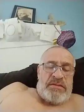 geilerschwanz64 online show from October 3, 2025, 3:03 am