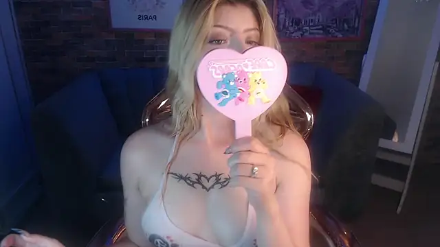 Kitty fox b online show from January 24, 2025, 6:46 pm