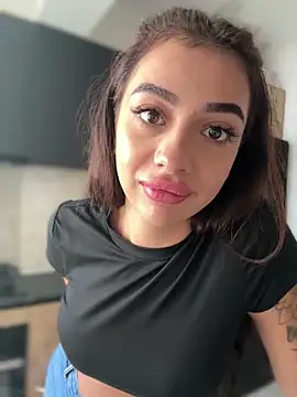 LaraVegas  online show from September 22, 2025, 5:20 am