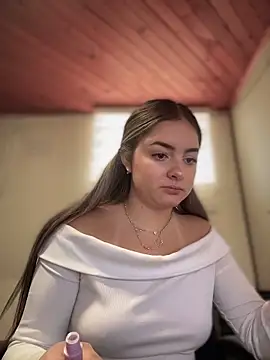 imlindapink online show from October 30, 2025, 5:02 pm