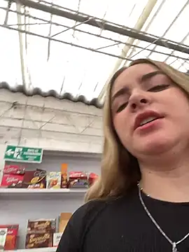 imlindapink online show from April 15, 2026, 4:36 pm