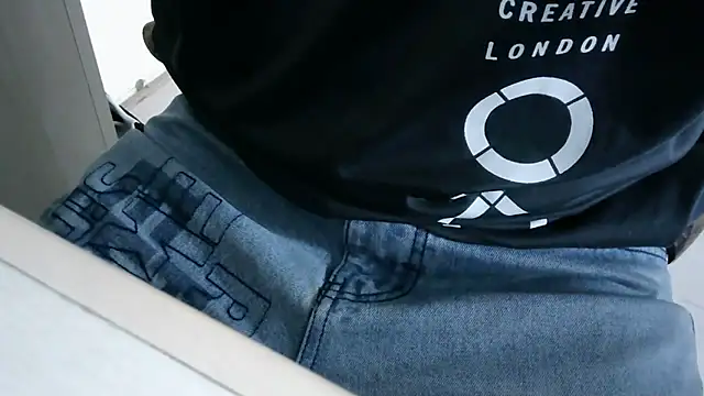 XiaoGuoGuo284512 online show from January 20, 2025, 4:54 am