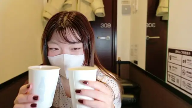 Snapshot of _Yui_ chatting on November 9, 2025, 1:31 pm Yui online show from November 9, 2025, 1:31 pm