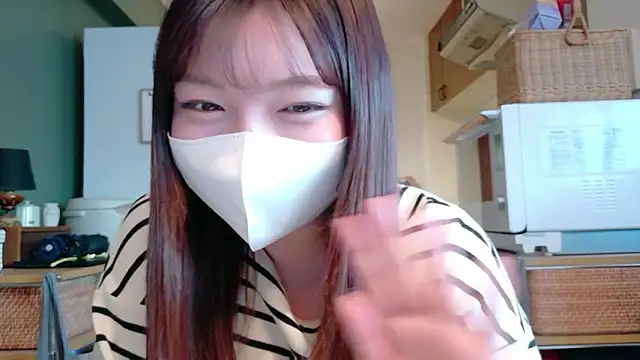 Snapshot of _Yui_ chatting on November 30, 2025, 7:01 am Yui online show from November 30, 2025, 7:01 am