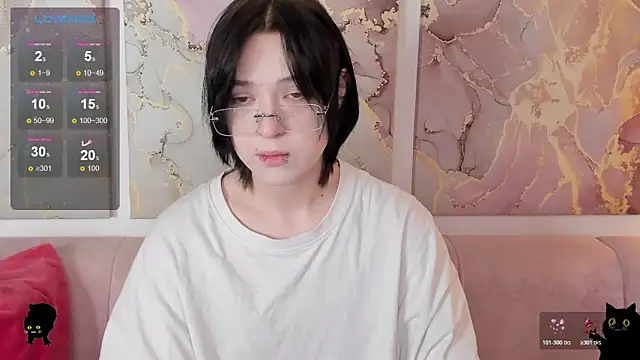 fiamoory online show from April 4, 2026, 1:15 am