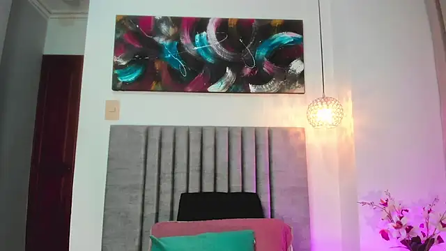 LaraGoldd online show from October 9, 2025, 12:30 am