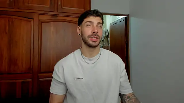 Snapshot of Guyinthemountain chatting on July 6, 2026, 2:03 pm Guyinthemountain online show from July 6, 2026, 2:03 pm