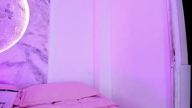 Snapshot of JulietaKane chatting on February 27, 2026, 6:02 am JulietaKane online show from February 27, 2026, 6:02 am