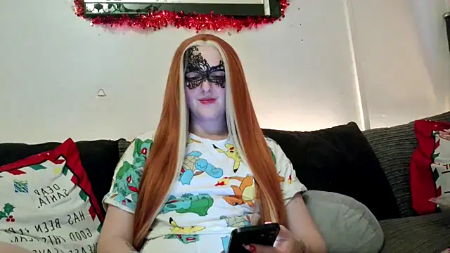 Snapshot of LexiSnowUK chatting on December 4, 2024, 7:12 pm LexiSnowUK online show from December 4, 2024, 7:12 pm