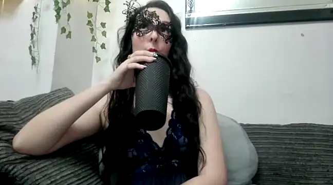 Snapshot of LexiSnowUK chatting on February 28, 2025, 8:18 pm LexiSnowUK online show from February 28, 2025, 8:18 pm