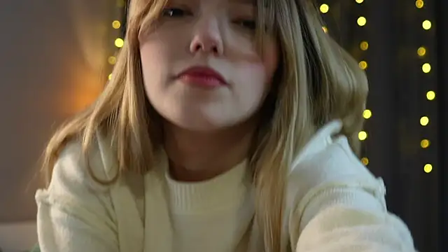 norakisses online show from February 6, 2025, 4:58 pm