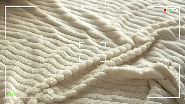 norakisses online show from March 8, 2025, 11:48 am