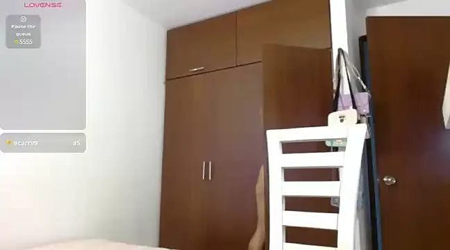 Snapshot of AnnitaSerna_ chatting on December 10, 2024, 10:37 pm AnnitaSerna online show from December 10, 2024, 10:37 pm