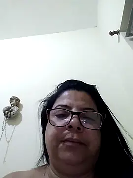 coroadelicia45 online show from February 10, 2025, 5:14 am