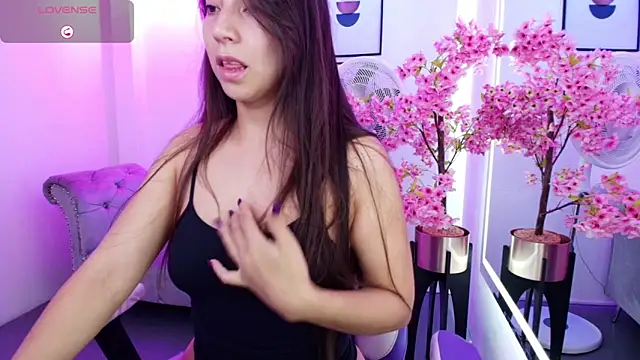 Ema louis  online show from May 26, 2026, 7:43 pm
