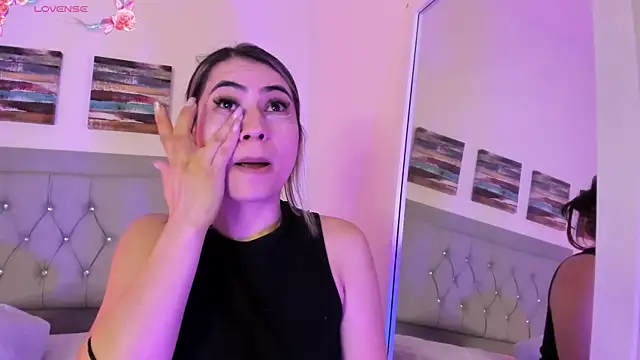 samanthasweeth online show from January 13, 2025, 1:28 pm