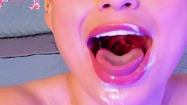 samanthasweeth online show from February 25, 2025, 4:31 pm