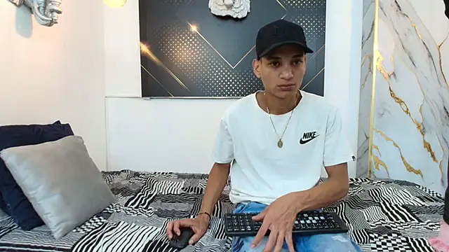 JordanAndAndrew online show from September 19, 2025, 7:36 pm