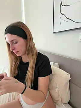 emma05 online show from March 22, 2026, 11:35 am