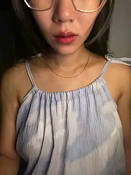 Snapshot of Cery-Bae chatting on September 16, 2025, 4:52 pm Cery-Bae online show from September 16, 2025, 4:52 pm