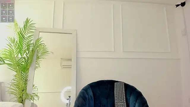 Abril Storm online show from March 12, 2025, 8:41 pm