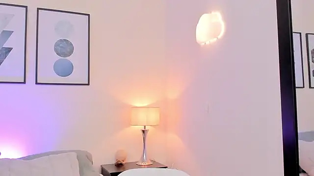 JulianaWaldo online show from September 29, 2025, 2:55 pm