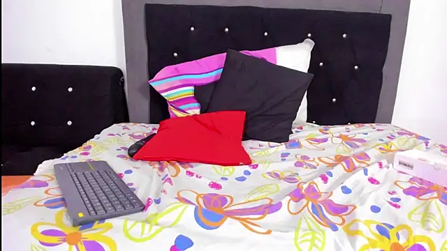 skaysanchez1 online show from January 29, 2025, 6:50 pm