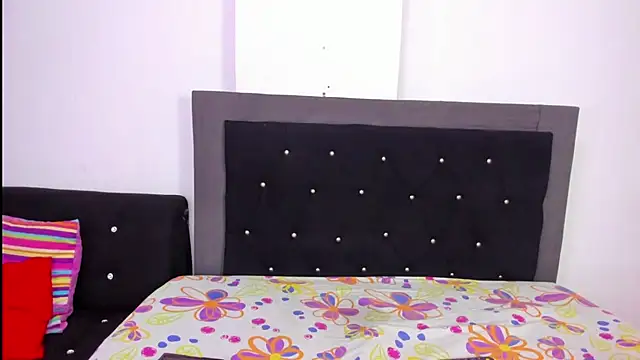 skaysanchez1 online show from January 30, 2025, 2:47 pm