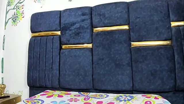 skaysanchez1 online show from February 5, 2026, 7:51 pm