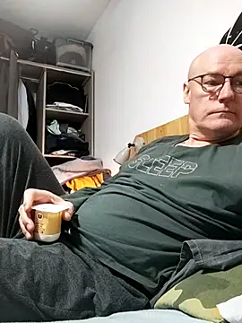 bogland33 online show from March 28, 2026, 10:09 pm