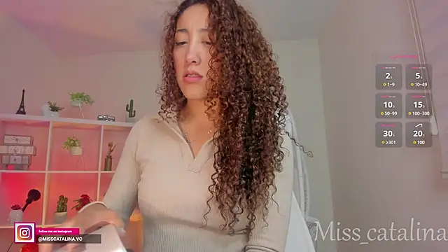 miss catalinaa online show from January 20, 2025, 11:35 am