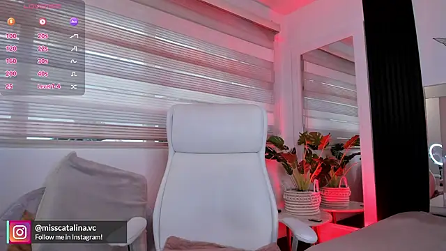 miss catalinaa online show from December 1, 2025, 11:48 am