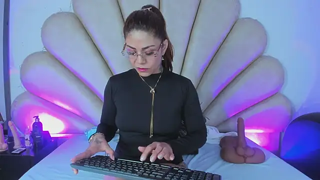 Anna  Spencer online show from March 7, 2025, 12:12 pm